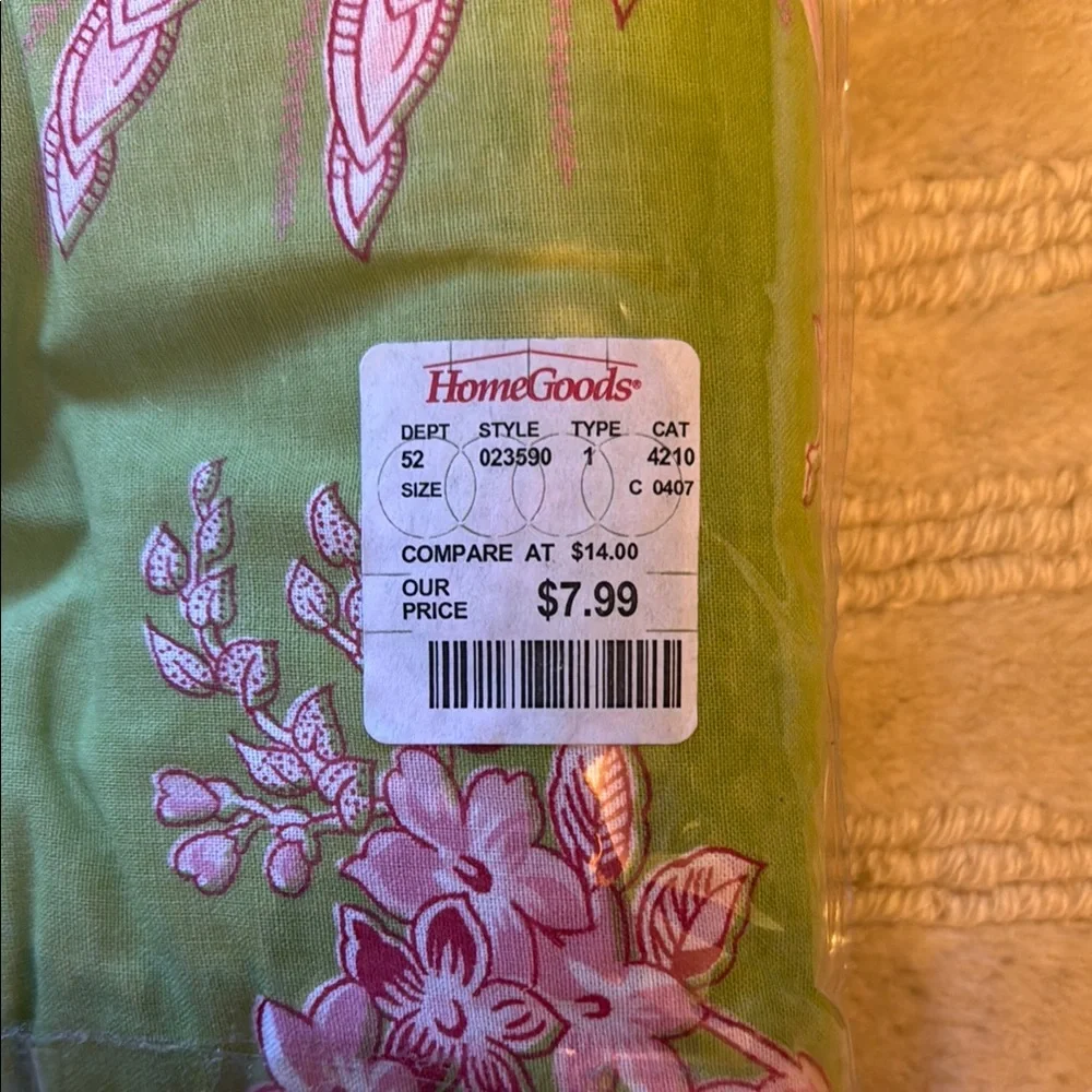 Green and Pink Drawer Liners for Organized Storage